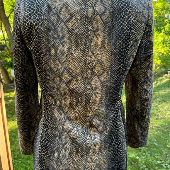 Harve Benard Python Snake Print Faux Fur Jacket Lined Size 4 Button Front - Picture 4 of 13